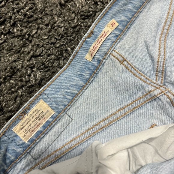 Levis Jeans - Picture 2 of 4